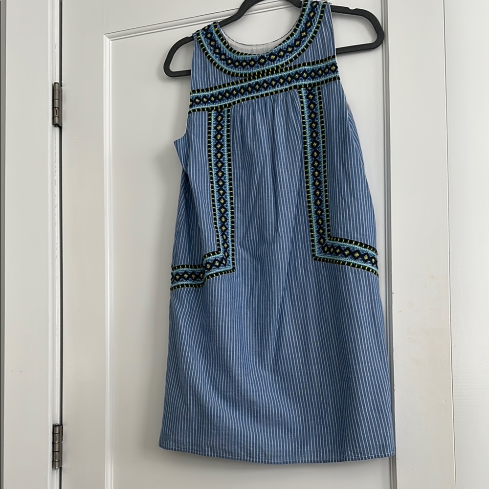 Vineyard Vines. Excellent Condition. Blue Sleeveless Embroidered Dress.